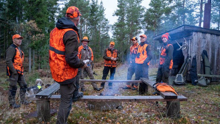 Karhunmetsästäjä – muista nimetä metsästyksen johtaja!